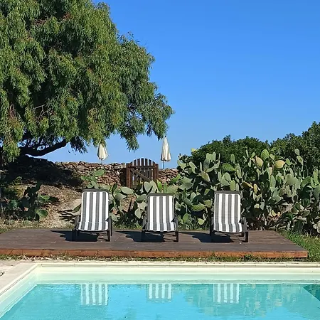 Lispusada Adults Only Bed & Breakfast Biancareddu