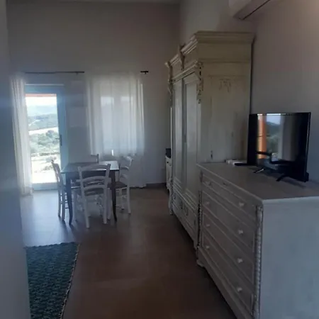 Lispusada Adults Only Bed and Breakfast Biancareddu