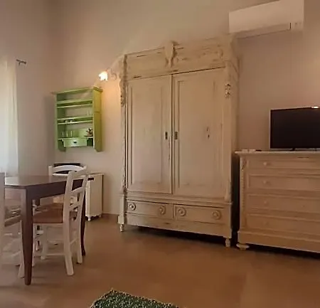 Lispusada Adults Only Bed & Breakfast Biancareddu